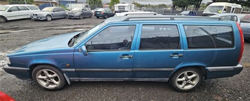 Lot-13-–-1996-Blue-Volvo-station-wagon-.3.jpg
